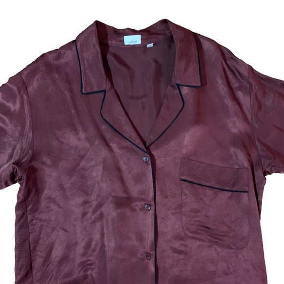 Aritzia Wilfred Maroon Silky Long-sleeve Button Up Top | Sz S - Picture 3 of 5